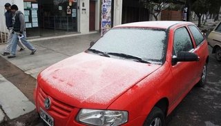 Primera helada de la temporada: Salta amaneció con 0ºC y con los techos de los autos escarchados