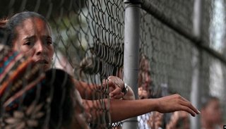 Motín en Venezuela dejó al menos 29 muertos y 19 funcionarios heridos