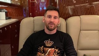 A pesar de la niebla, Messi llegó y se sumo a la selección