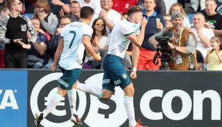 Por el buen camino: Argentina derrotó a Portugal 2 a 0 y selló el pase a octavos