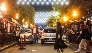 Ante el poco movimiento de gente, piden ampliar el horario en la Balcarce hasta las 23