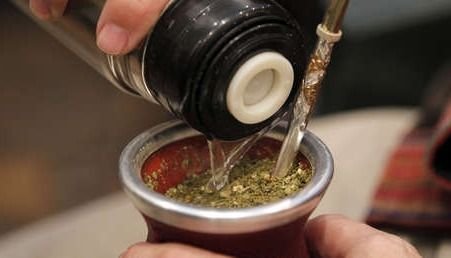 El fiel compañero: gran demanda de yerba mate en abril, con récord de consumo