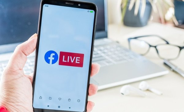 Facebook Live scams, pretend to be famous