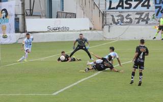Sufrida victoria de Gimnasia y Esgrima Sufrida victoria de Gimnasia y Esgrima