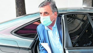 “Solo pretenden cerrar aulas”