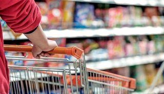 Aumentó la canasta básica total y una familia necesitó $63 mil para no ser pobre