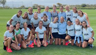 Raposo se instaló en Córdoba junto con Las Leonas