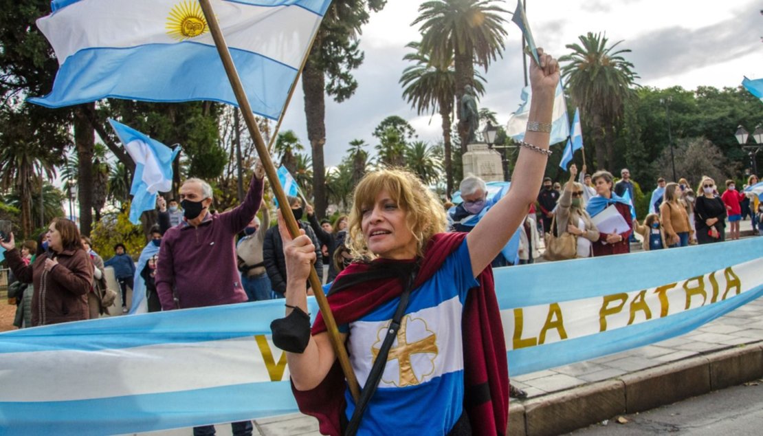 Autoconvocados en la plaza Güemes. Pablo Yapura Autoconvocados en la plaza Güemes. Pablo Yapura