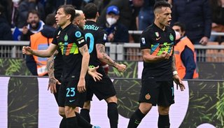 Inter, con dos de Martínez, ganó y es líder