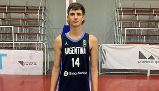 Un salteño, en un campus organizado por la NBA