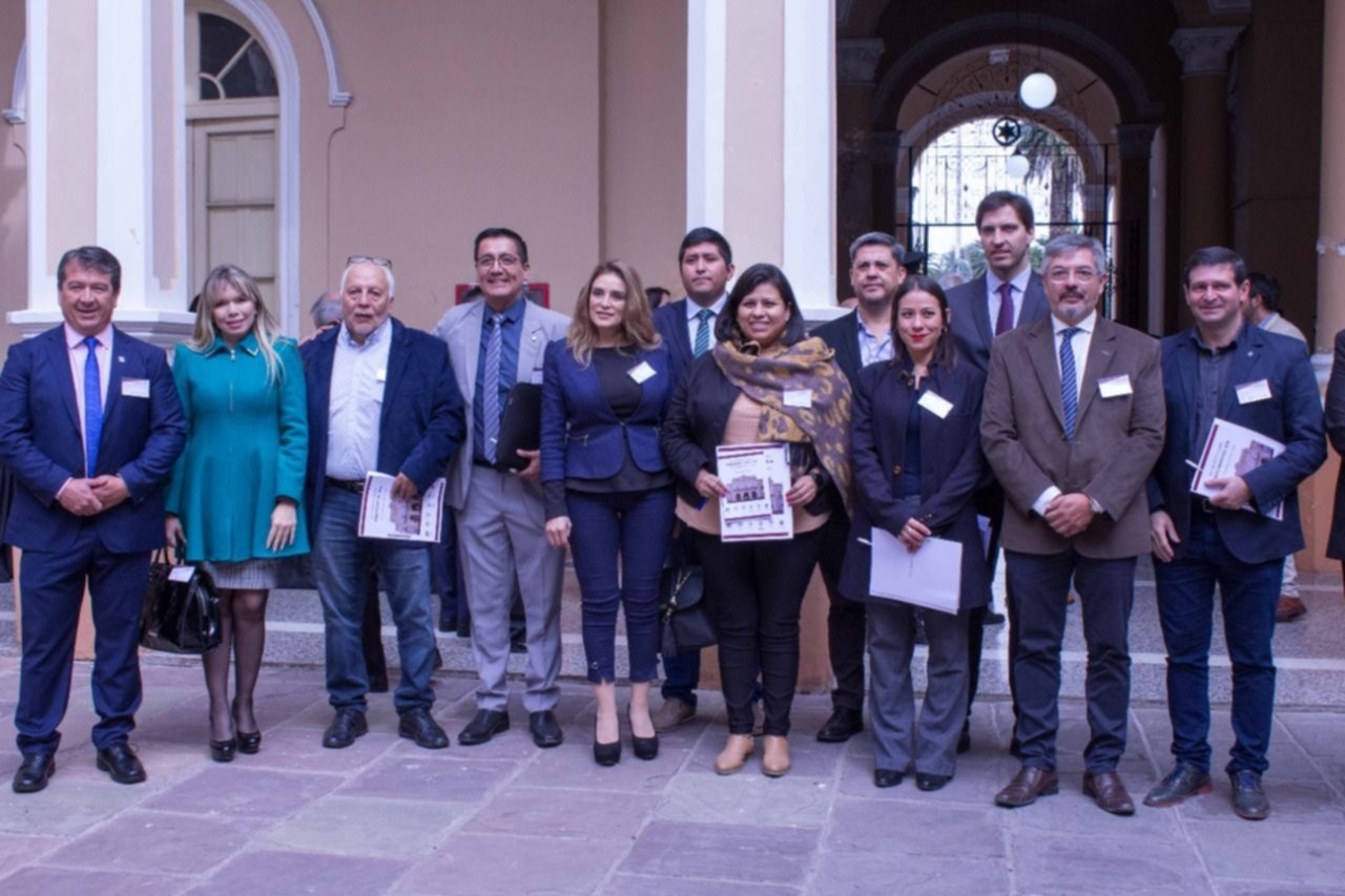 Diputados y diputadas del PJ jujeño presentes en el Parlamento del NOA