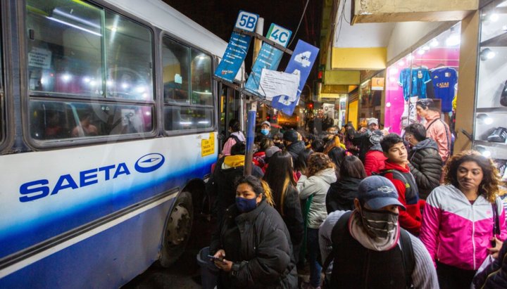 Se levantó el paro de la UTA y mañana habrá colectivos