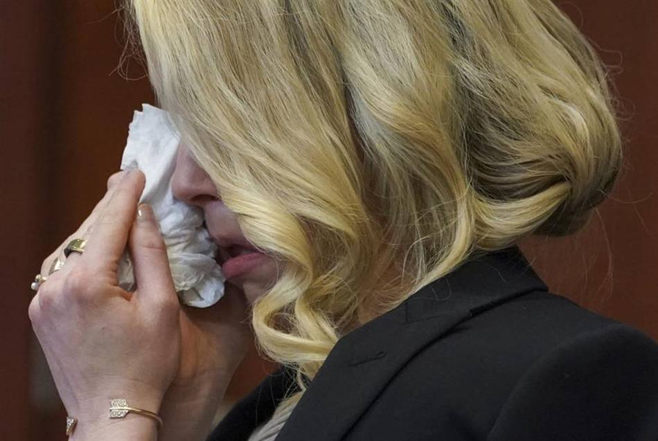 Agresiones de su padre y una dura infancia, los secretos que salieron a la luz de Amber Heard 
