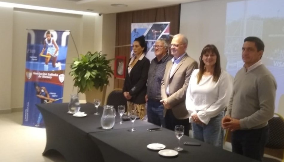 Presentaron los amistosos entre Las Leonas y Las Cimarronas en Salta- Presentaron los amistosos entre Las Leonas y Las Cimarronas en Salta