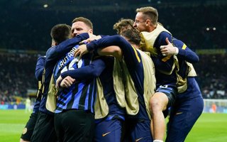 VIDEO. Tras un partidazo de ida y vuelta, Inter le ganó a Barcelona 4 a 3 y clasificó a la final