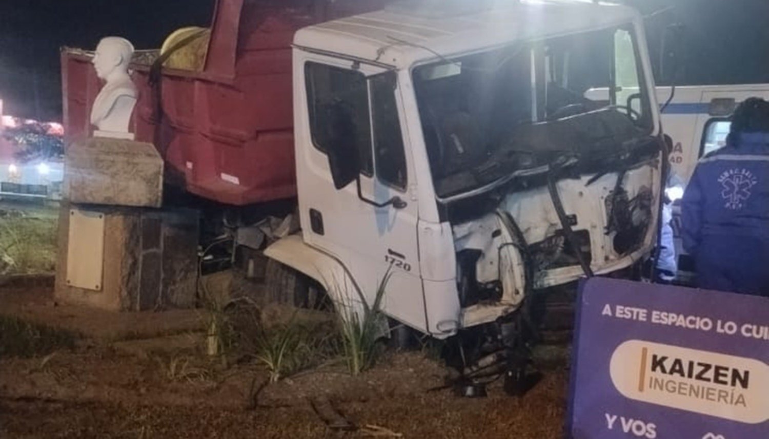 Siniestro vial: Camionero conducía con 2.08 de alcohol en sangre y arrasó tres semáforos en Avenida Paraguay