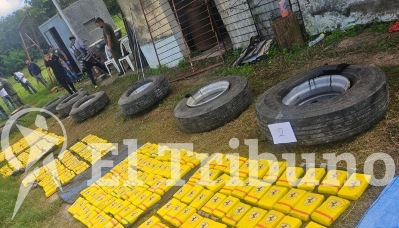 Golpe al narcotráfico: incautan 430 kg de cocaína en allanamiento a una gomería en General Mosconi
