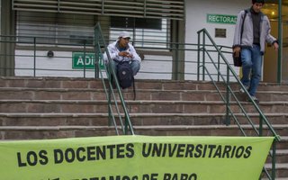 Fuerte acatamiento al paro docente en la UNSa