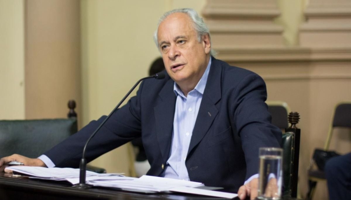 "No querían cláusulas transitorias para el gobernador y para disimular no pusieron a nadie"