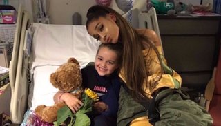 Ariana Grande fue al hospital de Manchester y visitó a los heridos en el atentado