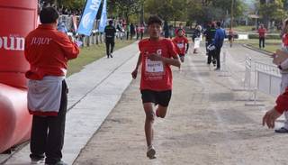 Isaías Choque fue tan veloz como un Chasqui en los 4km