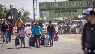 Proponen un blanqueo y un plazo para salir de la crisis