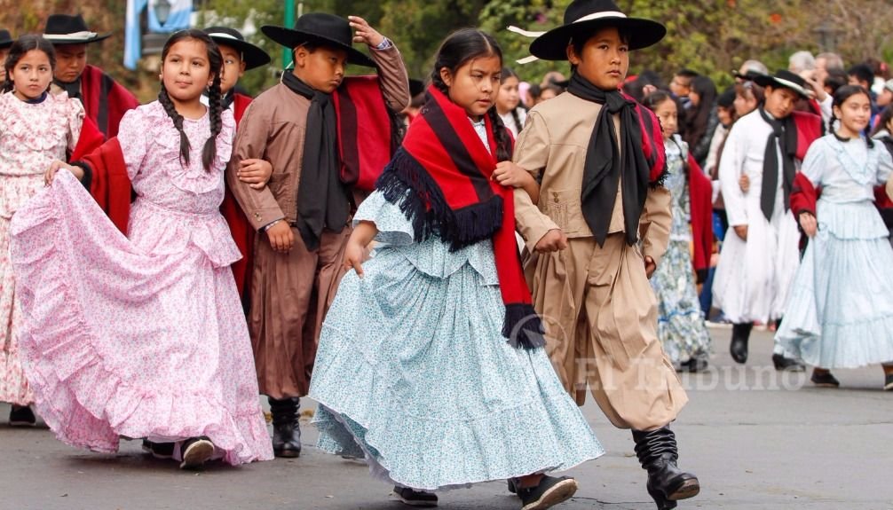 HÉROE NACIONAL | Desfile por los 196 años de la muerte de Güemes. Foto: Jan Touzeau HÉROE NACIONAL | Desfile por los 196 años de la muerte de Güemes. Foto: Jan Touzeau