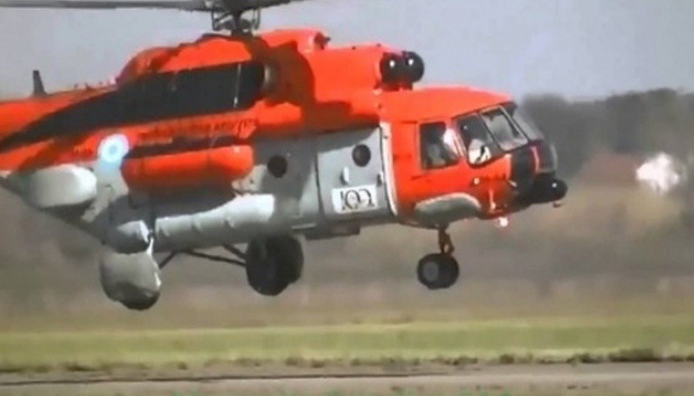 Llegaron rescatistas al helicóptero que aterrizó de emergencia con la comitiva presidencial