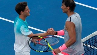 Nadal aprovechó la suspensión, eliminó a Schwartzman y es semifinalista
