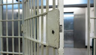 Unos 70 presos quieren acceder al arresto domiciliario