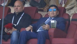Más de 80 mil personas en el estadio, entre ellos Diego Maradona