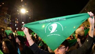Pasaron a pasiva al policía cordobés que llamó a "hacer puntería sobre pañuelos verdes"