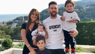 La compañía más esperada: llegaron Antonela y los hijos de Messi para alentar a la Selección
