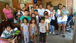 Sin gas natural, un merendero alimenta a unos 65 niños