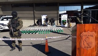 En vivo: Presentan 250kg de cocaína secuestrados por la Policía de la Provincia en Alto Comedero