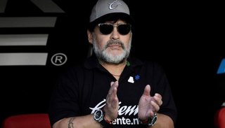 Diego Maradona se autopostuló para dirigir al Manchester United