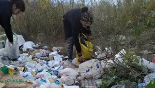 Vecinos recogen basura en caminos y en espacios públicos