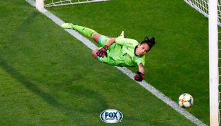 VIDEO: enorme atajada de Vanina Correa para salvar un penal