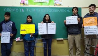 Docentes solicitan el pago de sus haberes con urgencia