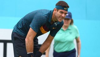 Otra vez la rodilla complicó a Del Potro y se bajó de Queen's