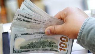 El dólar cerró en $44,07, su valor más bajo en dos meses