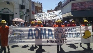 Mineros de El Aguilar llegaron a un acuerdo y levantaron la medida de fuerza