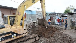 Por reparar un acueducto, tendrán que desalojar y demoler varias casas en capital