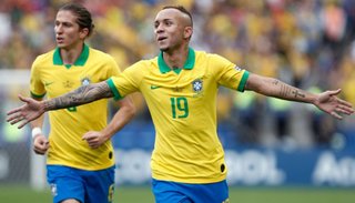 Fernandinho se ganó un lugar