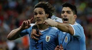 Uruguay le ganó a Chile y quedó como líder del Grupo C