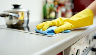 Servicio doméstico: acuerdan una suba salarial de 30% en cuotas hasta noviembre