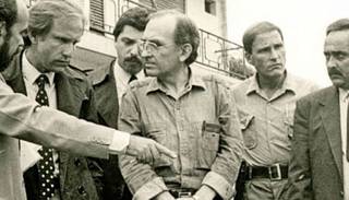 La historia de la foto que está en las redes de Alberto Fernández con un socio del clan Puccio
