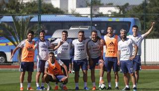 Scaloni probó con Acuña y Pezzella como titulares