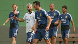 Scaloni admitió que tiene “dudas”, pero respira “un aire positivo” para enfrentar a Venezuela