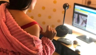 Furor en Rusia por eventos vía Zoom para tener sexo con class=
